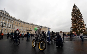 В Петербурге 14 января пройдет Велопарад Дедов Морозов и Снегурочек