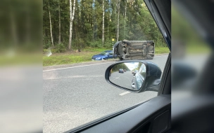 На Киевском шоссе в ДТП перевернулся автомобиль 