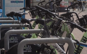 У пяти станций метро в Калининском районе начали работу перехватывающие велопарковки
