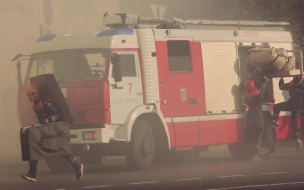 При пожаре спасатели эвакуировали 30 человек из общежития колледжа на Сахалине