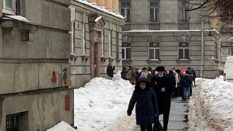 Петербуржцы вышли на митинг против сноса здания ВНИИБ 