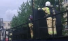 В квартире на набережной реки Карповки 15 пожарных тушили огонь на кухне