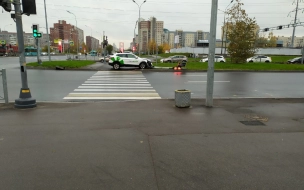 На перекрестке Шуваловского и Комендантского проспектов  каршеринг уронил светофор