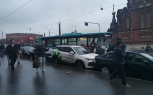 В ДТП с автобусом на Двинской улице пострадала пассажирка