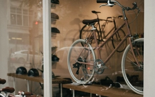 Из двух гипермаркетов петербуржцы попытались вынести бытовую технику и велосипед
