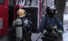 На Якорной улице горит здание с банкетным залом