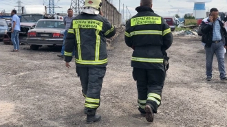 На Шафировском проспекте днем пожарные тушили бытовку
