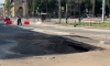 Фото: на Среднеохтинском проспекте провалился асфальт