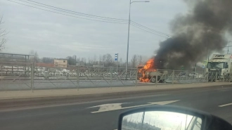 2 человека сгорели в автомобиле после ДТП в Понтонном проезде 