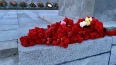 Делегация из Петербурга возложила цветы к мемориальному ...