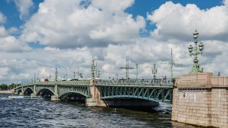 На Троицком мосту показали хронику в День памяти жертв блокады Ленинграда