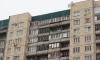 В Ленобласти мужчина с ранением позвал через балкон прохожего для помощи