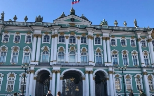 На Дворцовой площади открылась почта для туристов