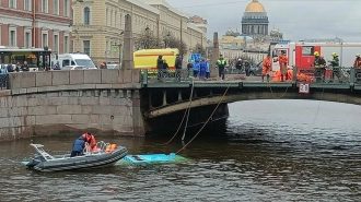 В Смольном ищут замену перевозчику ООО «Такси», чей автобус упал в Мойку