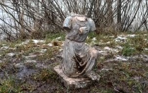 Скульптуру каменного ангела из Полежаевского парка передали музею городской скульптуры
