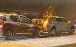 Восемь автомобилей столкнулись на КАД под Петербургом