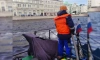 Петербуржцы заметили масляное пятно в акватории Фонтанки
