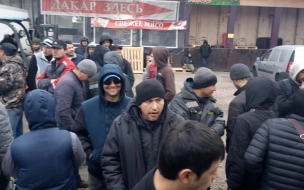Полицейские проверили мигрантов на Калининской и Софийской овощебазах