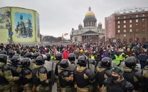 Полицейские забрали часть еды, которую задержанным передали волонтеры