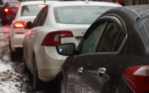 Штрафы за парковку на эксплуатационной маркировке во дворах хотят ввести в Петербурге