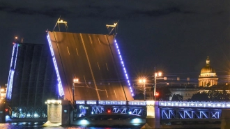 В Петербурге официально стартовал навигационный период для разводки мостов