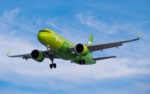Летевший из Томска в Москву самолет аварийно приземлился в аэропорту Новосибирска