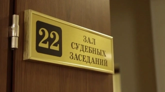 Петербуржца оштрафовали на 500 рублей за рисунки на стенде с предвыборной информацией