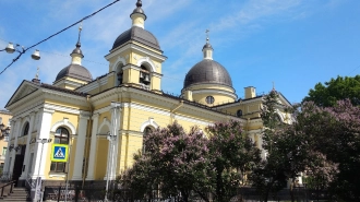 В день памяти Всех святых освятили храм на Песках