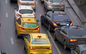 За полгода в Петербурге таксистам выдали более 34 тыс. разрешений на работу