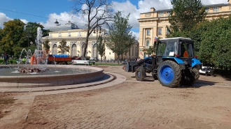 В Петербурге Ново-Манежный сквер закрыли на ремонт