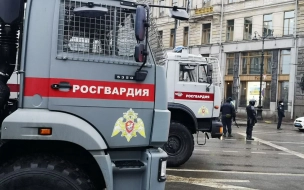 В Петербурге в пятницу на антивоенной акции задержали несовершеннолетних 