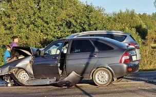 В Красном Селе в результате ДТП пострадали две несовершеннолетние пассажирки "Ниссана"