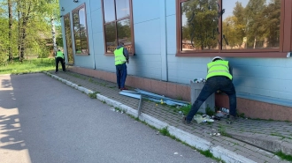 В Красногвардейском районе сносят незаконный универсам 