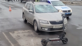 Иномарка сбила электросамокатчиков во Фрунзенском районе