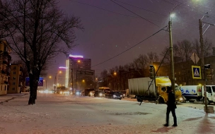 Пробки на дорогах в Петербурге достигли 9 баллов из-за метели