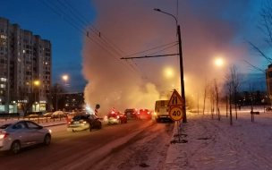 На Васильевском острове прорвало трубу с кипятком