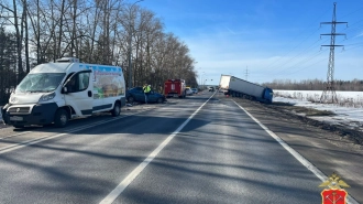На дороге "А-120" в Ленобласти в аварии погиб водитель Рено
