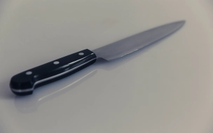 Женщина ударила ножом своего собутыльника в Приозерском районе