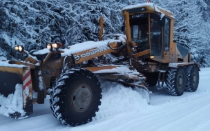 Последствия снегопада на трассах в Ленобласти устраняют 440 машин