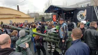 Байкеры организовали в Петербурге мотопарад, приуроченный ко Дню Победы