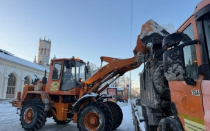 В Петербурге на Рождество вышли убирать улицы тысячи машин