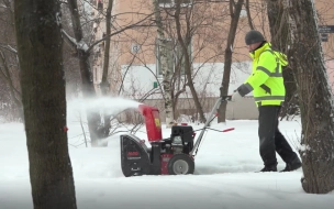 В воскресенье на уборку Петербурга от снега вышло более 1 тысячи машин 