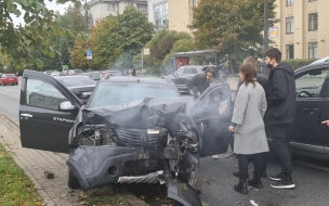 ДТП на Московском проспекте остановило движение трамваев по выделенной полосе