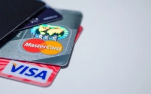 Visa и Mastercard прекратили обслуживание российских карт 