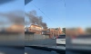На проспекте Обуховской Обороны вспыхнуло заброшенное здание