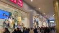 Петербуржцы стоят в огромных очередях в магазинах Uniqlo