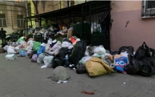 Петербург очистили от мусора после праздника выпускников "Алые паруса"