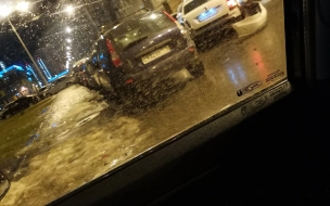 На улице Маршала Казакова 6 автомобилей стали участниками массового ДТП