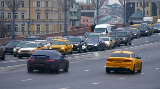 Петербургский таксист спас пенсионерку от мошенников