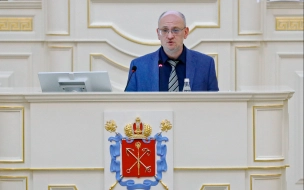 Депутат "Единой России" предложил усложнить возможность для выступлений оппозиционеров на трибуне ЗакСа